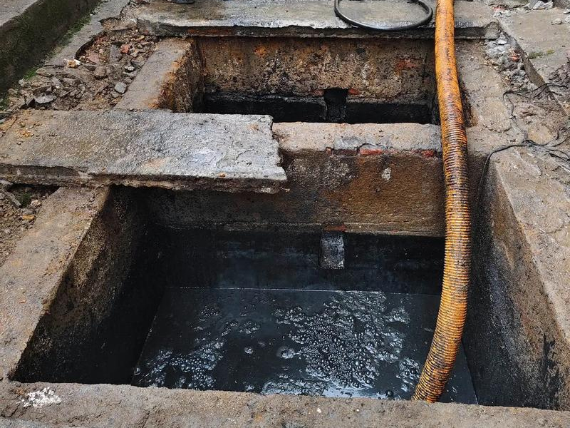 柘塘清理化粪池